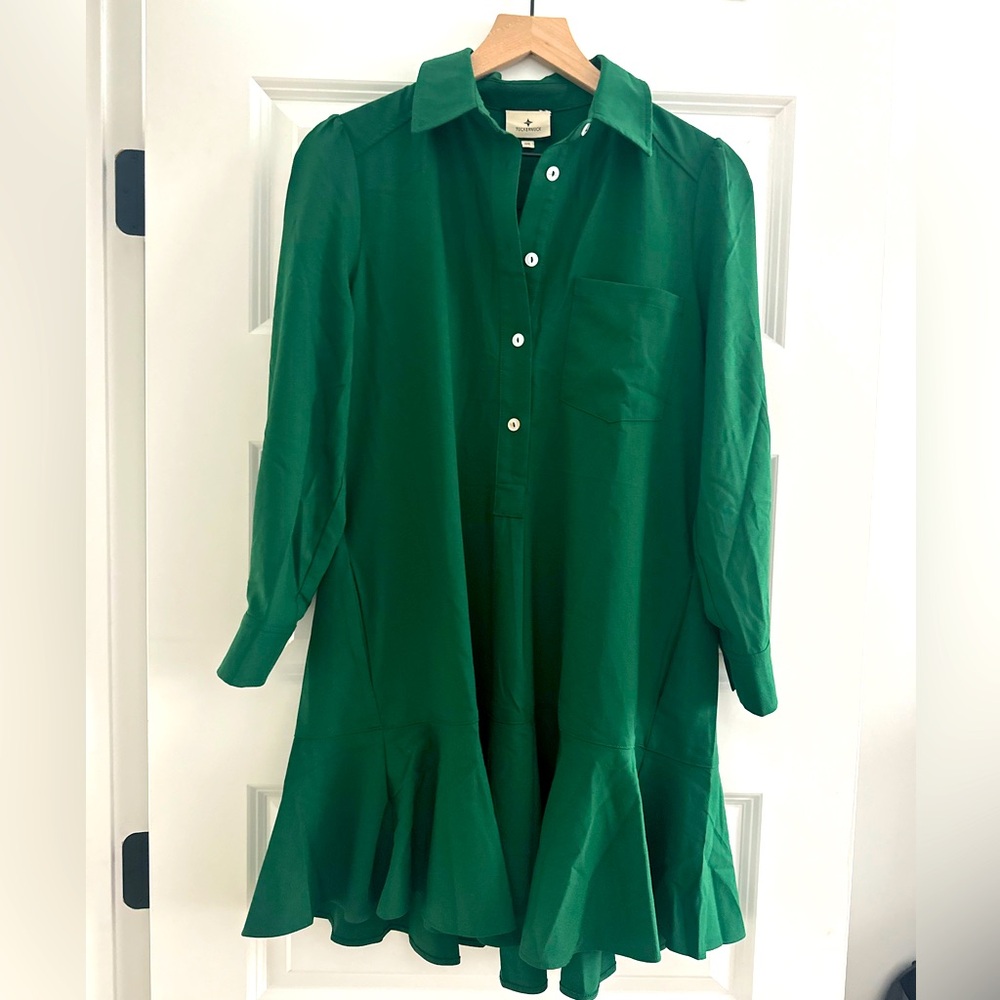 Tuckernuck Hunter Green Crepe Callahan Dress
Size XS, never worn, no tags.